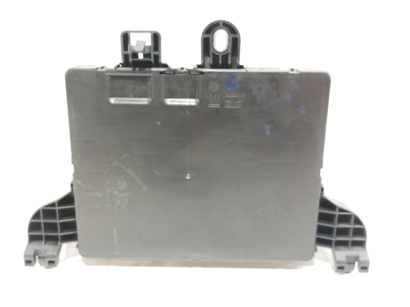 Recambio de caja reles / fusibles para opel insignia berlina cosmo referencia OEM IAM 13277321  