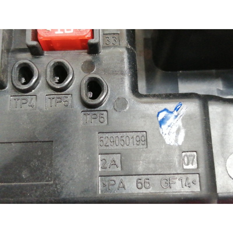 Recambio de caja reles / fusibles para opel insignia berlina cosmo referencia OEM IAM 13277321  