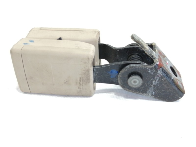 Recambio de enganche cinturon trasero derecho para opel insignia berlina cosmo referencia OEM IAM 13267111  