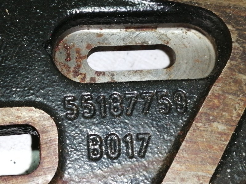 Recambio de soporte motor para opel astra gtc sport referencia OEM IAM 55187759  