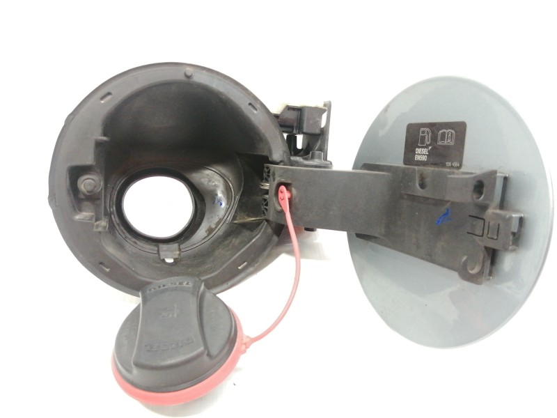 Recambio de tapa exterior combustible para opel insignia berlina cosmo referencia OEM IAM 13244485  