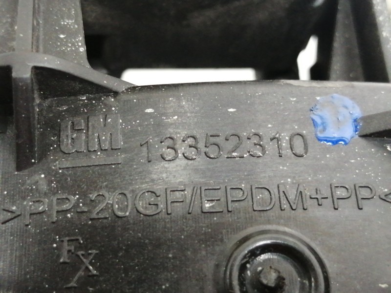 Recambio de tapa exterior combustible para opel insignia berlina cosmo referencia OEM IAM 13244485  