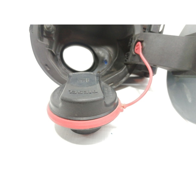 Recambio de tapa exterior combustible para opel insignia berlina cosmo referencia OEM IAM 13244485  