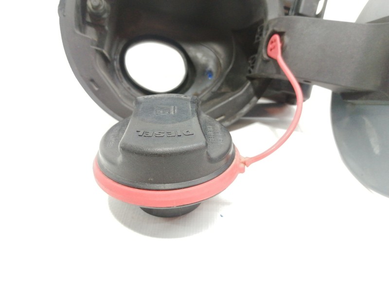 Recambio de tapa exterior combustible para opel insignia berlina cosmo referencia OEM IAM 13244485  