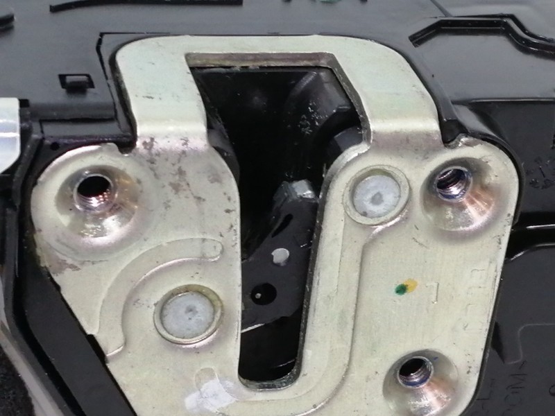 Recambio de cerradura puerta delantera izquierda para hyundai ix35 classic 2wd referencia OEM IAM 813102Y010  