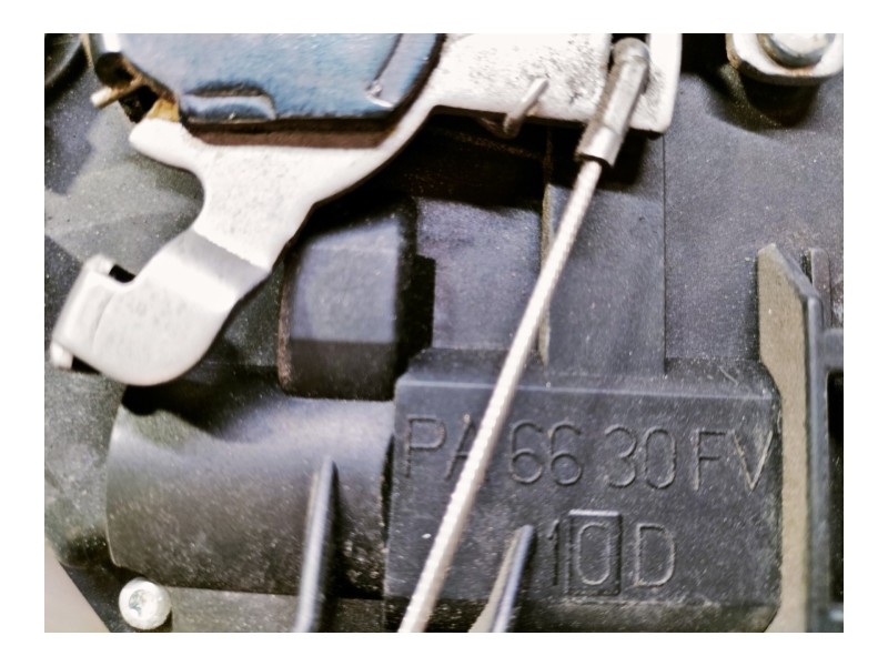 Recambio de cerradura puerta delantera derecha para volkswagen touareg (7l6) v6 tdi referencia OEM IAM 7L0837090 PA6630FV 3D1837