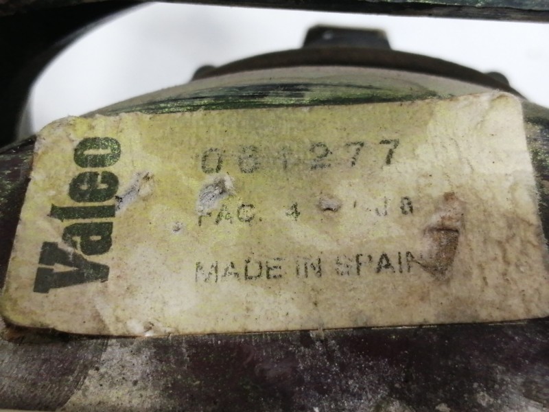 Recambio de faro derecho para renault rapid/express (f40) 1.6 d familiar (f404) referencia OEM IAM 061277  