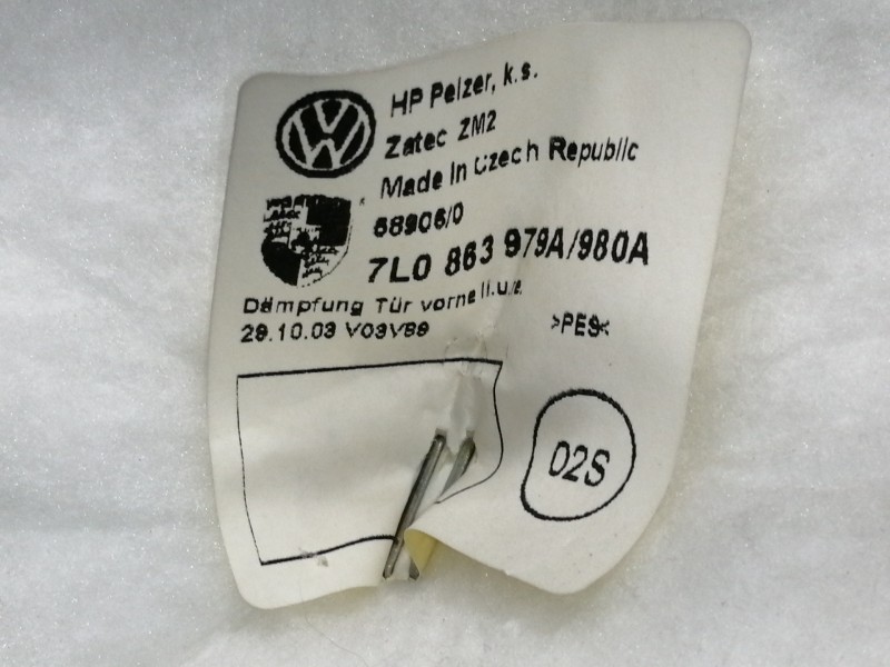 Recambio de guarnecido puerta delantera derecha para volkswagen touareg (7l6) v6 tdi referencia OEM IAM 7L6867012EJ 7L0863980A 7