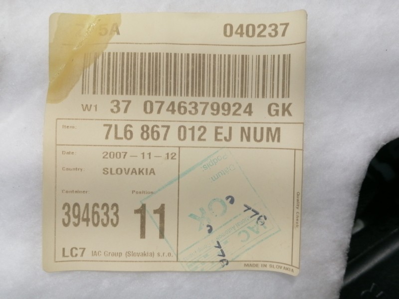 Recambio de guarnecido puerta delantera derecha para volkswagen touareg (7l6) v6 tdi referencia OEM IAM 7L6867012EJ 7L0863980A 7