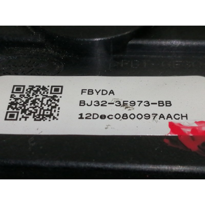 Recambio de mando limpia para land rover freelander (lr2) td4 xs referencia OEM IAM BJ323F973BB  