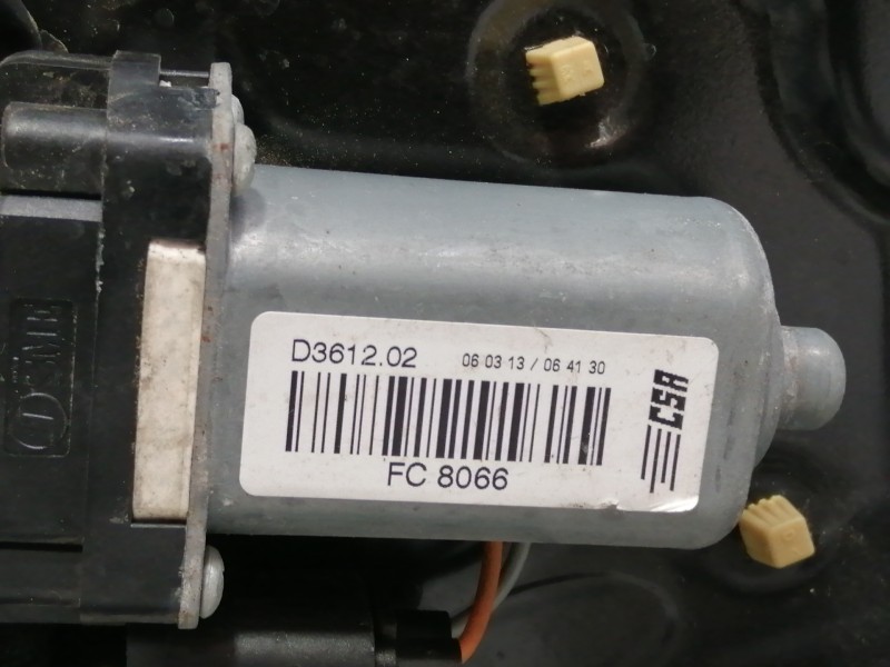 Recambio de elevalunas trasero izquierdo para land rover freelander (lr2) td4 xs referencia OEM IAM D361202  