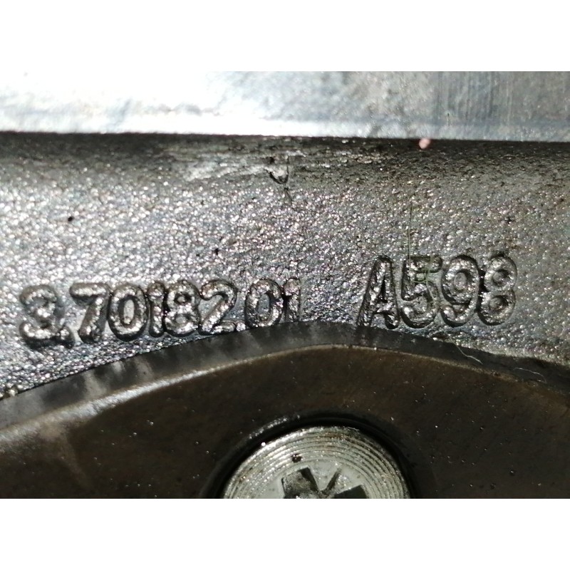 Recambio de bomba aceite para suzuki sx4 rw (ey) glx referencia OEM IAM 37018201  