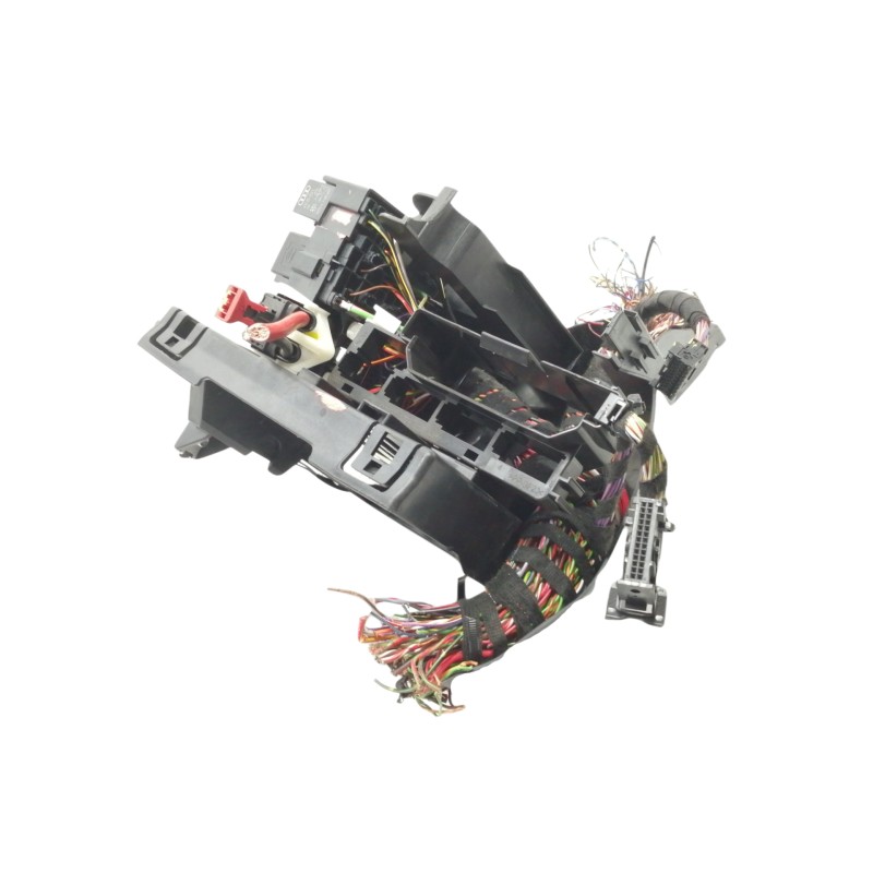 Recambio de caja reles / fusibles para cupra ateca 2.0tsi 4drive referencia OEM IAM 5Q0937615C  