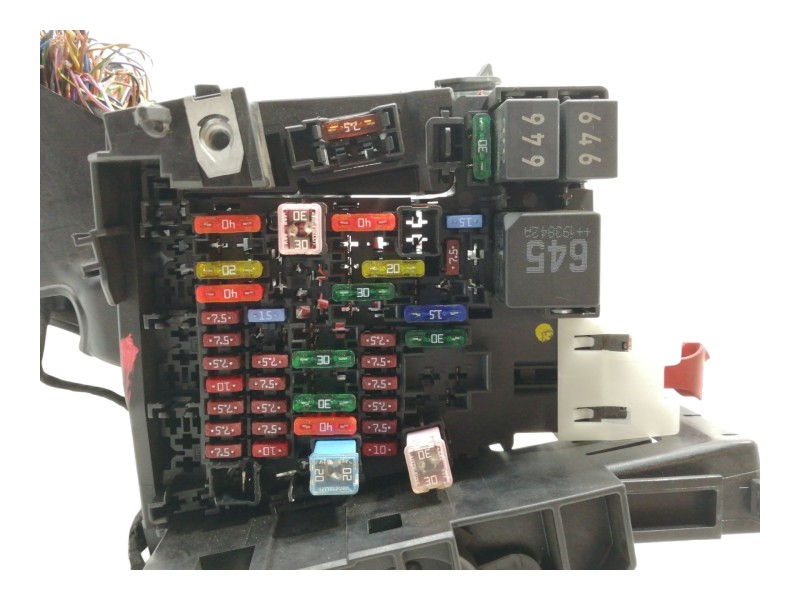 Recambio de caja reles / fusibles para cupra ateca 2.0tsi 4drive referencia OEM IAM 5Q0937615C  