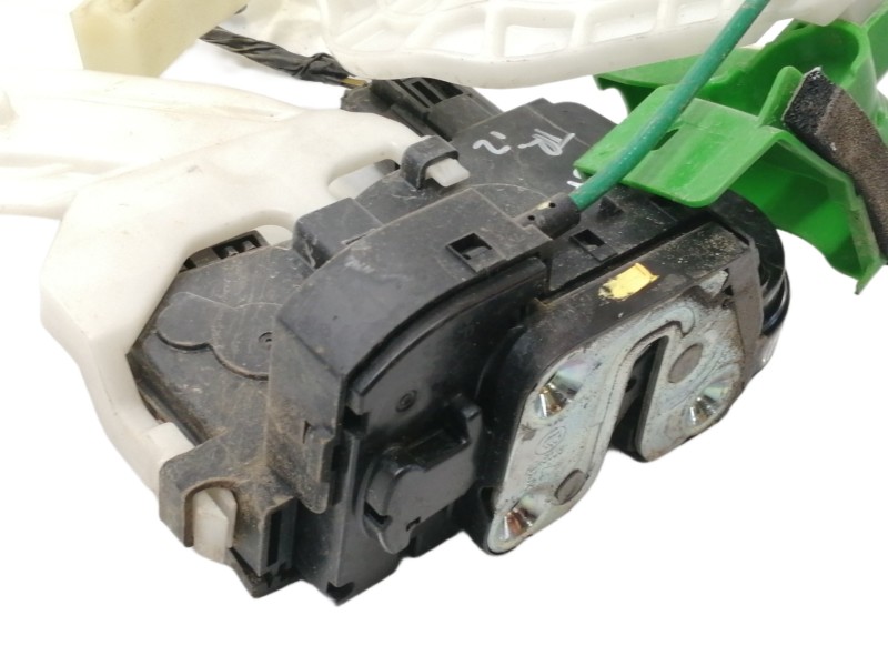 Recambio de cerradura puerta trasera izquierda para hyundai i40 style blue referencia OEM IAM 814103Z000  