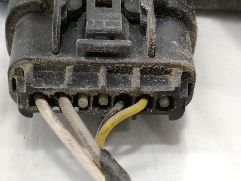 Recambio de cerradura puerta trasera izquierda para hyundai i40 style blue referencia OEM IAM 814103Z000  