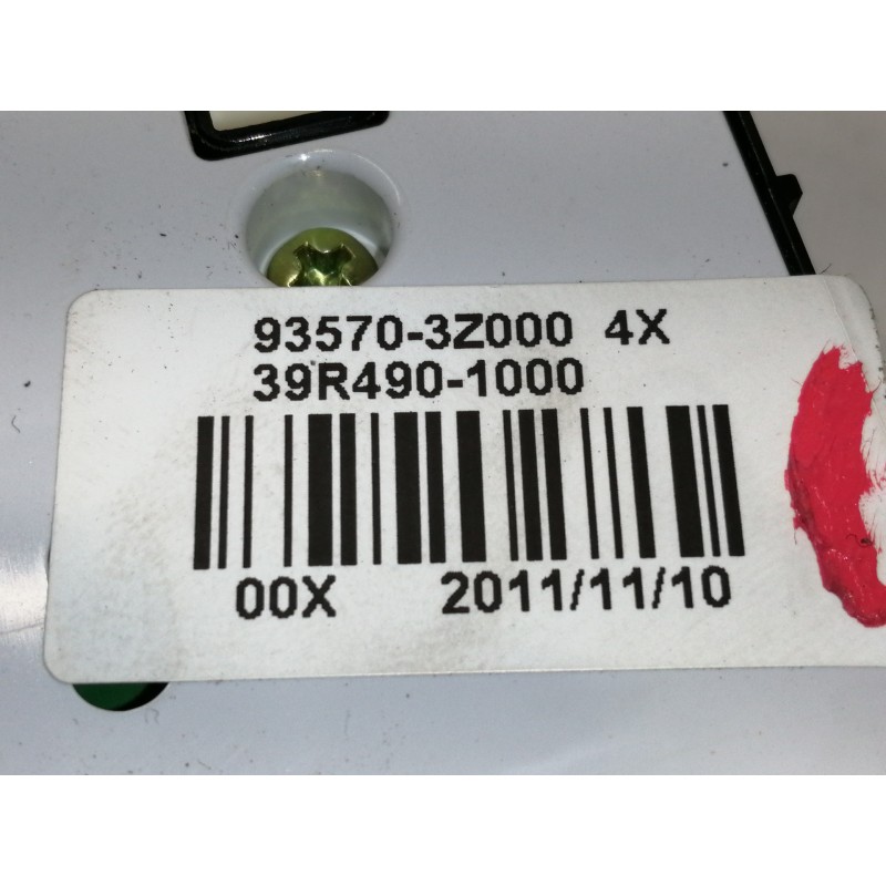 Recambio de mando elevalunas delantero izquierdo para hyundai i40 style blue referencia OEM IAM 935703Z000  
