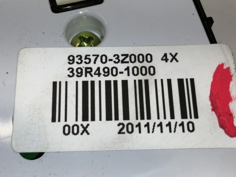 Recambio de mando elevalunas delantero izquierdo para hyundai i40 style blue referencia OEM IAM 935703Z000  