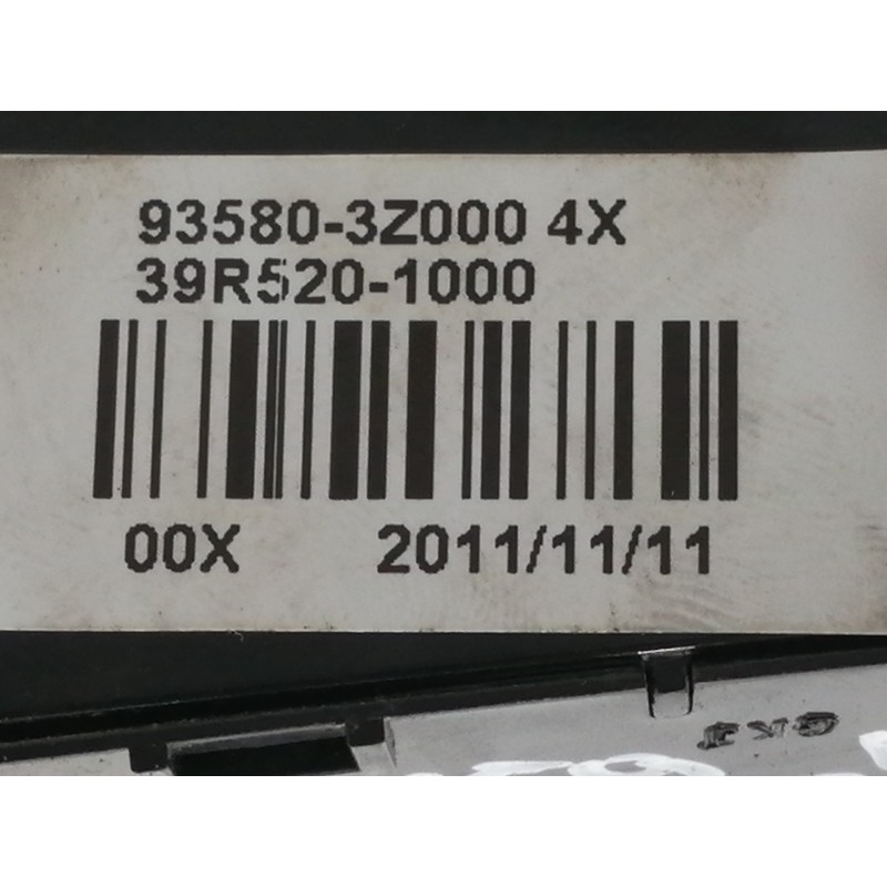 Recambio de mando elevalunas trasero izquierdo para hyundai i40 style blue referencia OEM IAM 39R5201000  