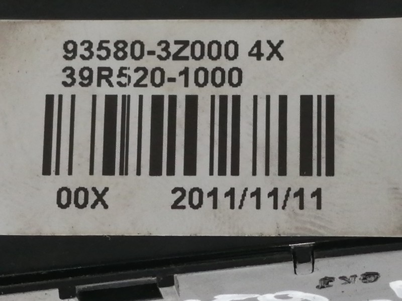 Recambio de mando elevalunas trasero izquierdo para hyundai i40 style blue referencia OEM IAM 39R5201000  