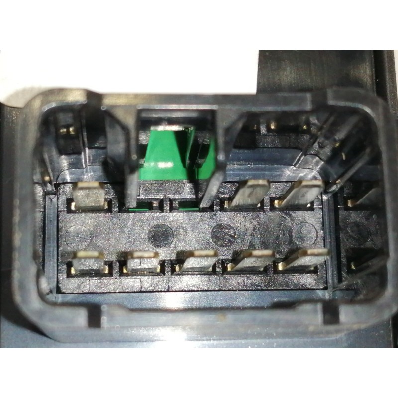 Recambio de mando elevalunas trasero izquierdo para hyundai i40 style blue referencia OEM IAM 39R5201000  