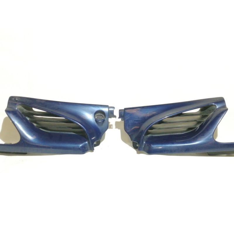 Recambio de rejilla delantera para renault megane i classic (la0) 1.9 dti alize referencia OEM IAM 7700834201  