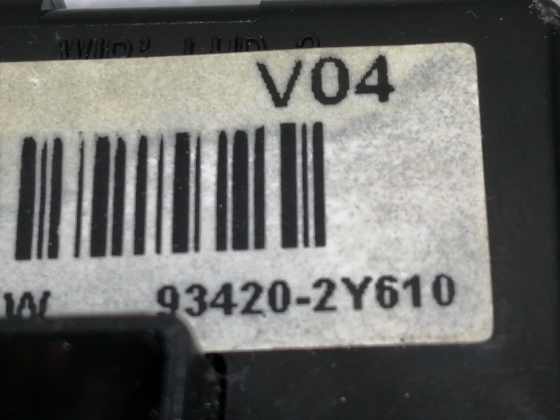 Recambio de mando limpia para hyundai i40 style blue referencia OEM IAM 934202Y610  