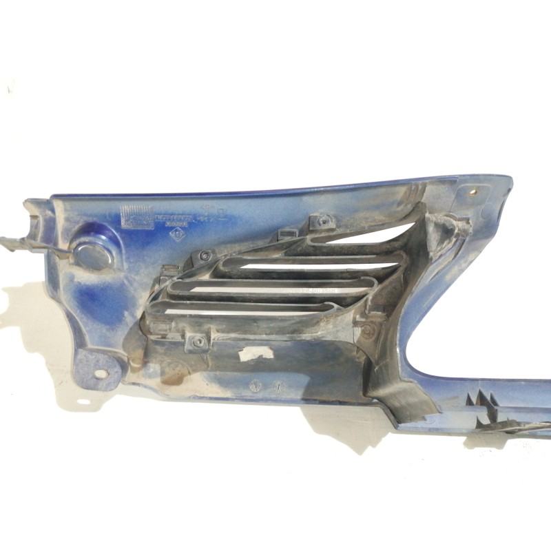 Recambio de rejilla delantera para renault megane i classic (la0) 1.9 dti alize referencia OEM IAM 7700834201  
