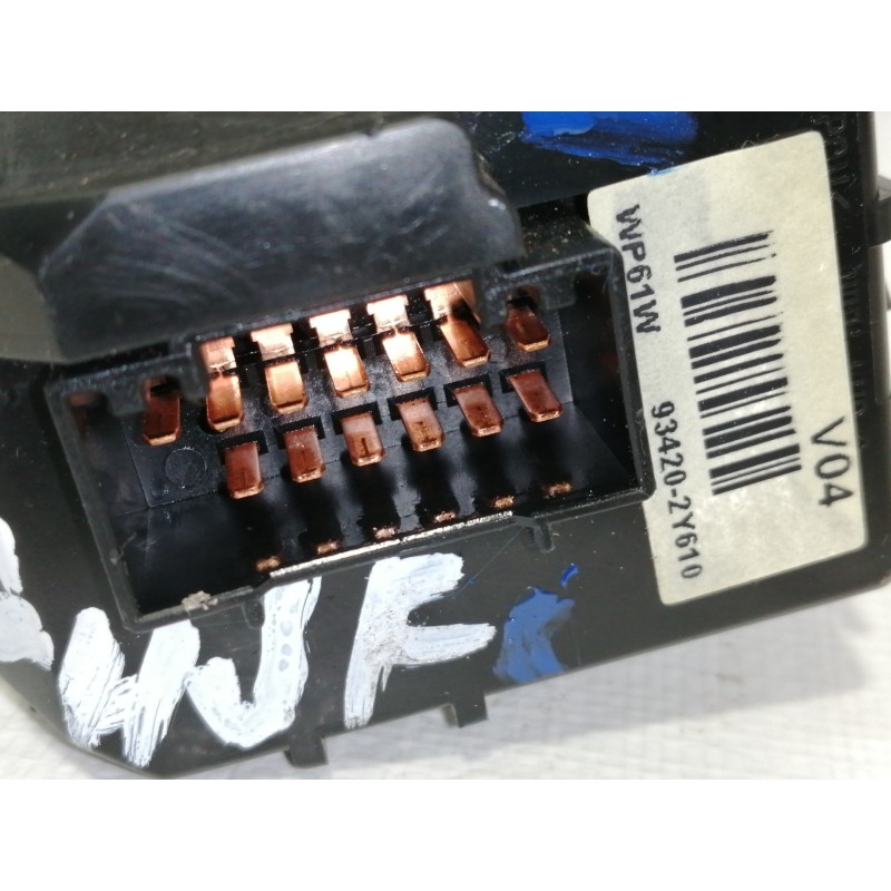 Recambio de mando limpia para hyundai i40 style blue referencia OEM IAM 934202Y610  