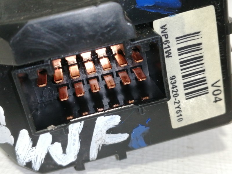 Recambio de mando limpia para hyundai i40 style blue referencia OEM IAM 934202Y610  