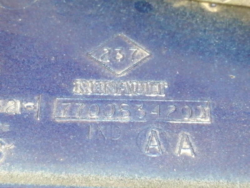 Recambio de rejilla delantera para renault megane i classic (la0) 1.9 dti alize referencia OEM IAM 7700834201  