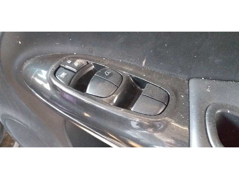 Recambio de mando elevalunas delantero izquierdo para nissan juke (f15) tekna premium referencia OEM IAM 090EA01 254011KK5E 8096