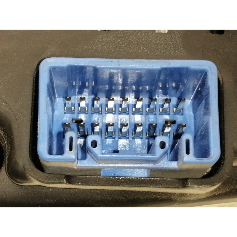 Recambio de cuadro instrumentos para toyota avensis berlina (t25) 1.8 sol sedán (4-ptas.) referencia OEM IAM 8380005531  