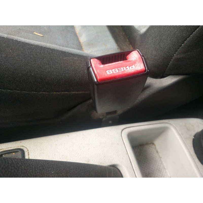 Recambio de enganche cinturon delantero derecho para skoda fabia (5j2 ) spirit referencia OEM IAM 5J0858472  