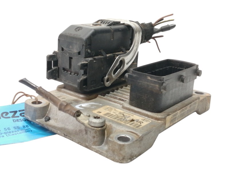 Recambio de centralita motor uce para opel corsa c club referencia OEM IAM 0261207421  