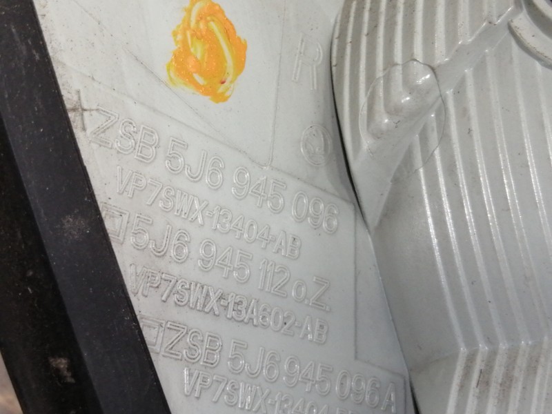Recambio de piloto trasero derecho para skoda fabia (5j2 ) spirit referencia OEM IAM 5J6945096A  