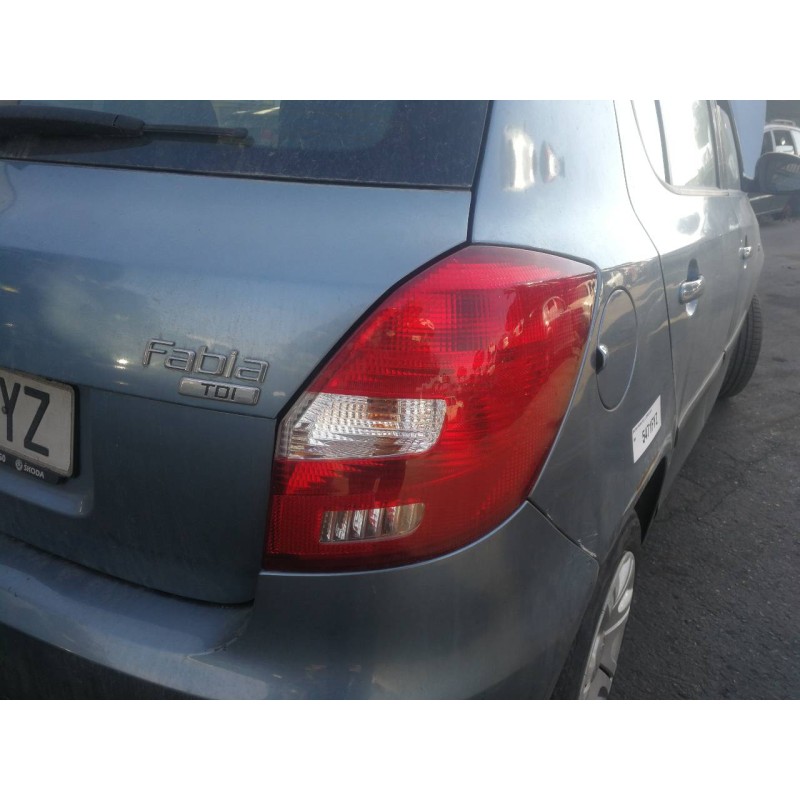 Recambio de piloto trasero derecho para skoda fabia (5j2 ) spirit referencia OEM IAM 5J6945096A  