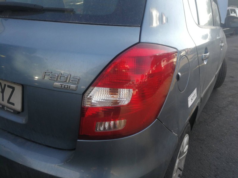 Recambio de piloto trasero derecho para skoda fabia (5j2 ) spirit referencia OEM IAM 5J6945096A  