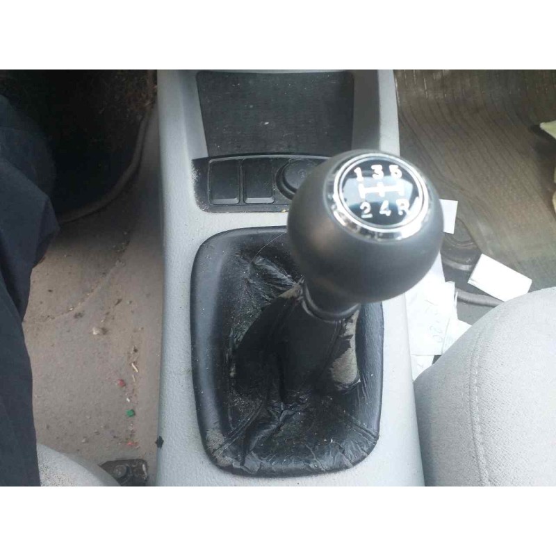 Recambio de pomo palanca cambio para kia cerato 1.6 lx berlina (4-ptas.) referencia OEM IAM   
