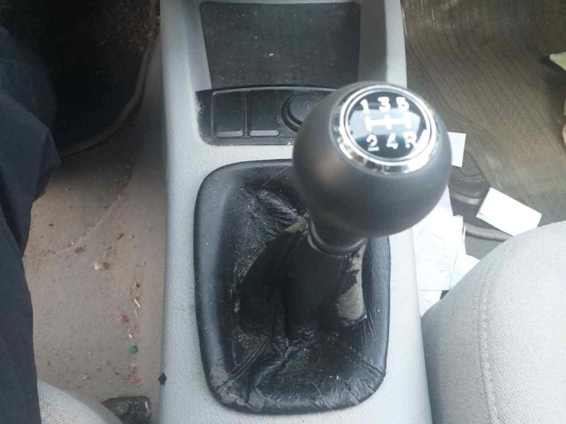 Recambio de pomo palanca cambio para kia cerato 1.6 lx berlina (4-ptas.) referencia OEM IAM   