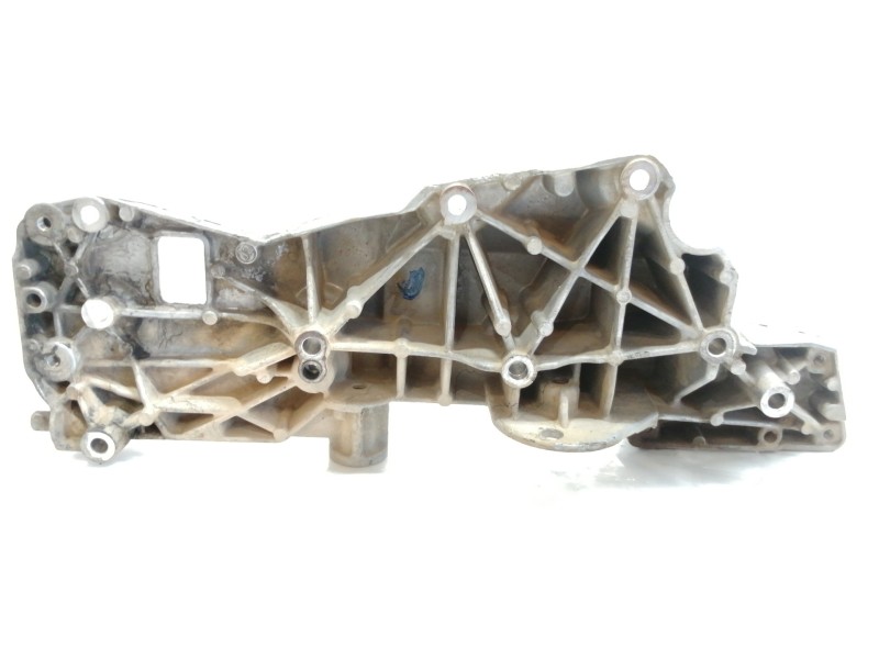 Recambio de soporte alternador para land rover freelander (lr2) td4 xs referencia OEM IAM 9661310080  