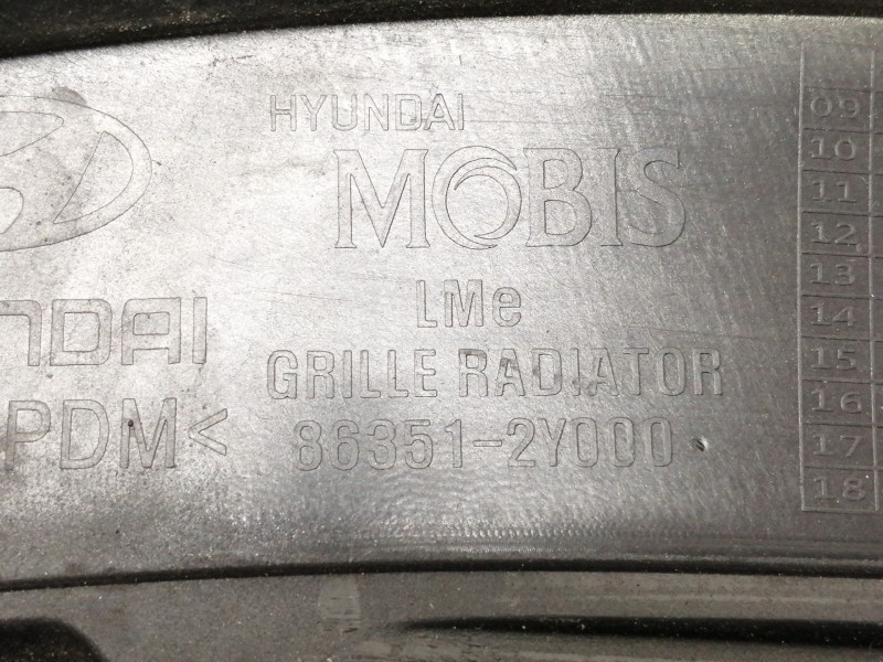 Recambio de rejilla delantera para hyundai ix35 classic 2wd referencia OEM IAM 863512Y000  