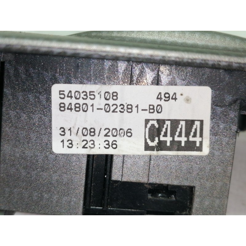 Recambio de mando elevalunas delantero derecho para toyota corolla (e12) 2.0 d-4d linea luna berlina referencia OEM IAM 54035108