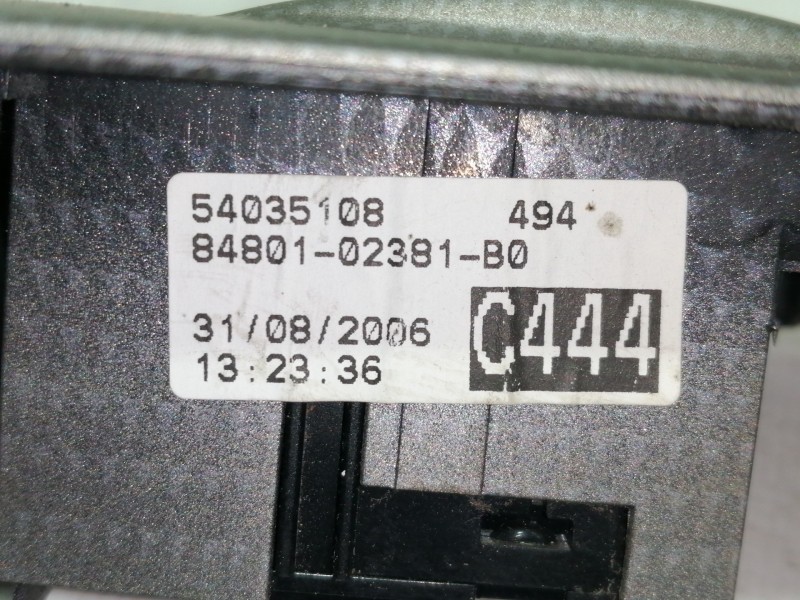 Recambio de mando elevalunas delantero derecho para toyota corolla (e12) 2.0 d-4d linea luna berlina referencia OEM IAM 54035108