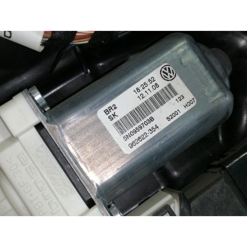 Recambio de elevalunas trasero izquierdo para volkswagen tiguan (5n1) country referencia OEM IAM 5N0839729H 5NO839461A / 9626223