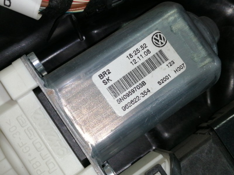 Recambio de elevalunas trasero izquierdo para volkswagen tiguan (5n1) country referencia OEM IAM 5N0839729H 5NO839461A / 9626223