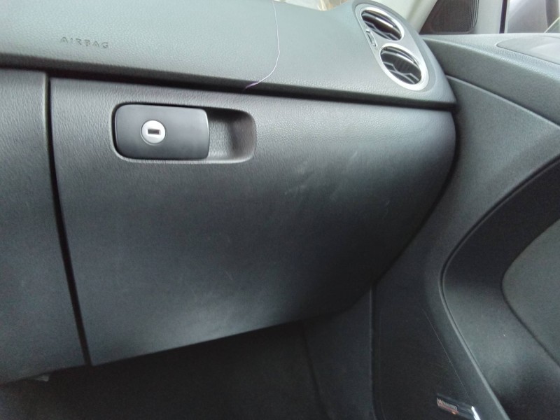 Recambio de guantera para volkswagen tiguan (5n1) country referencia OEM IAM 5M1857097N  