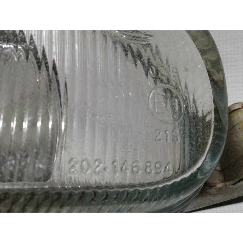 Recambio de faro antiniebla derecho para ford escort berl./turnier 1.8 turbodiesel cat referencia OEM IAM 202146894  