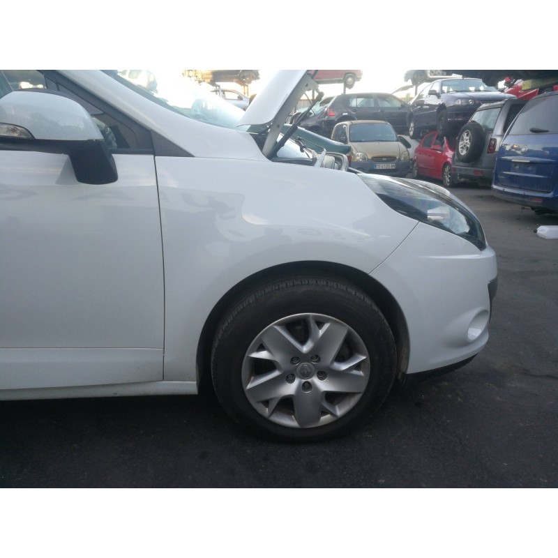 Recambio de aleta delantera derecha para renault scenic iii dynamique referencia OEM IAM   