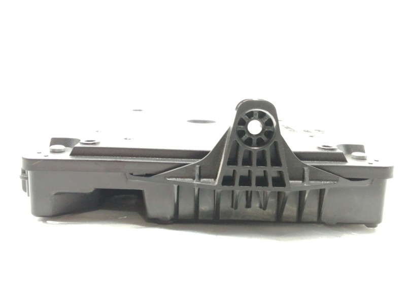 Recambio de caja reles / fusibles para renault scenic iii dynamique referencia OEM IAM 284B17882R  